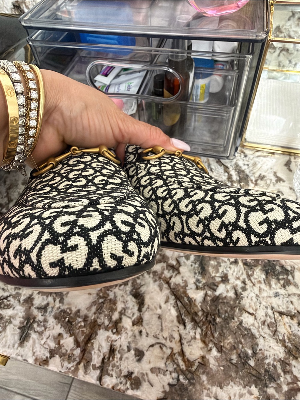 Gucci Black & White GG Jacquard Horsebit Mules - Picture 4 of 4